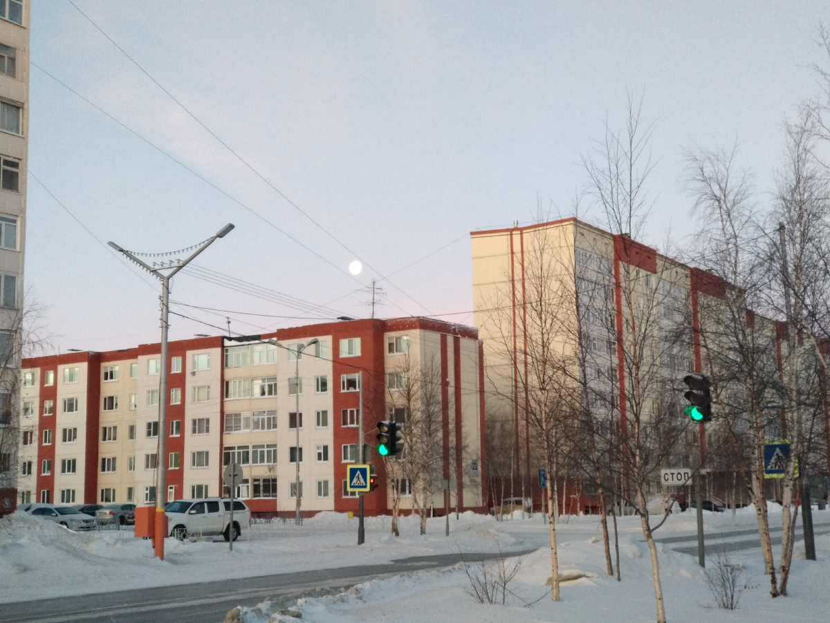 Когалым, Улица Дружбы Народов, 22; Улица Дружбы Народов, 18
