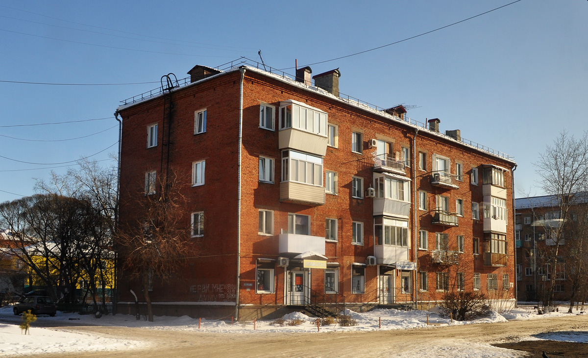 Omsk, Учебная улица, 195