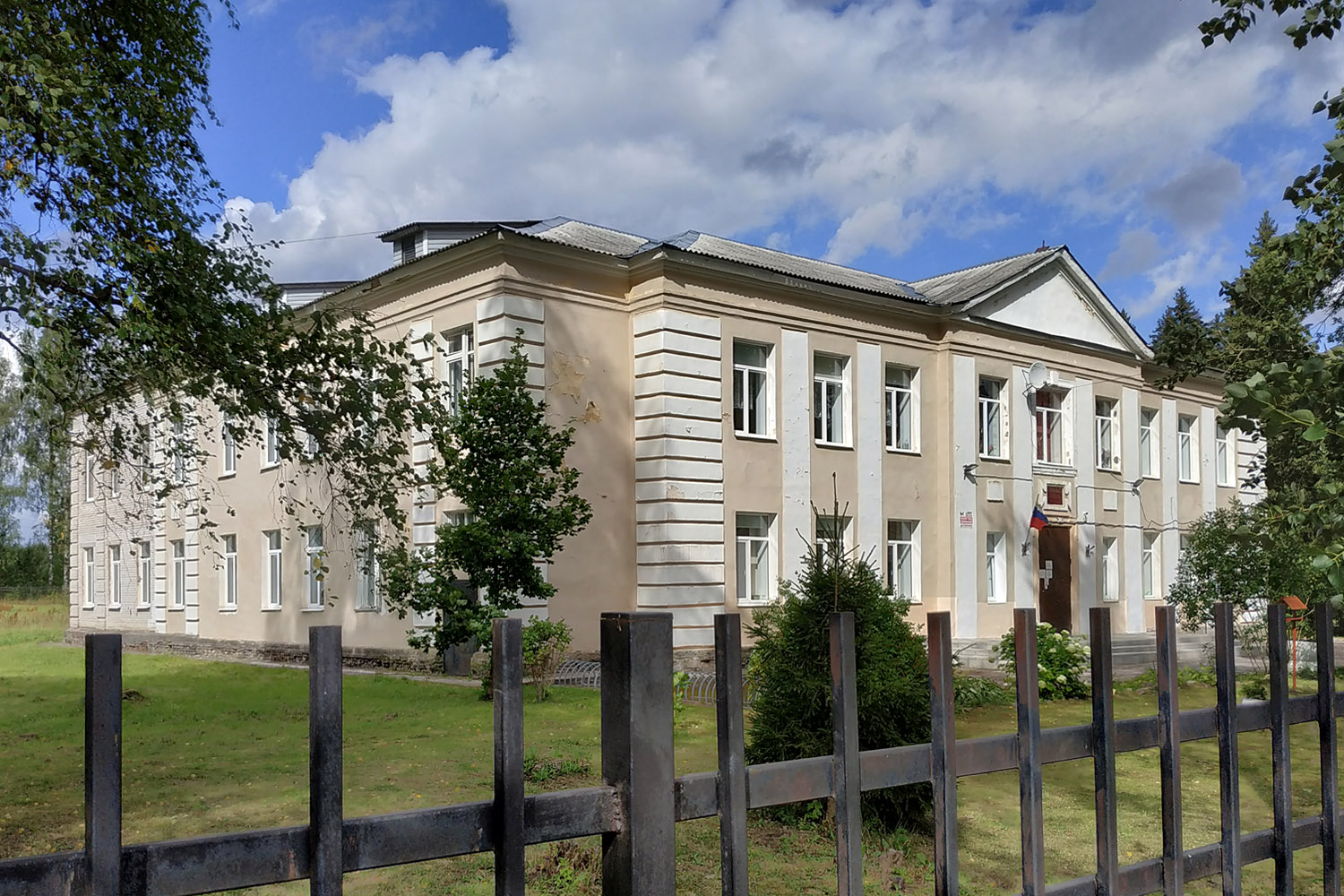 Кобринское, Лесная улица, 1