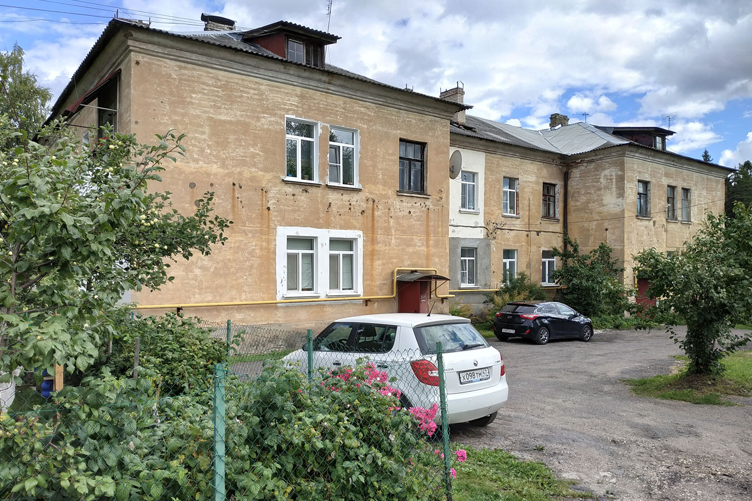 Кобринское, Школьная улица, 3