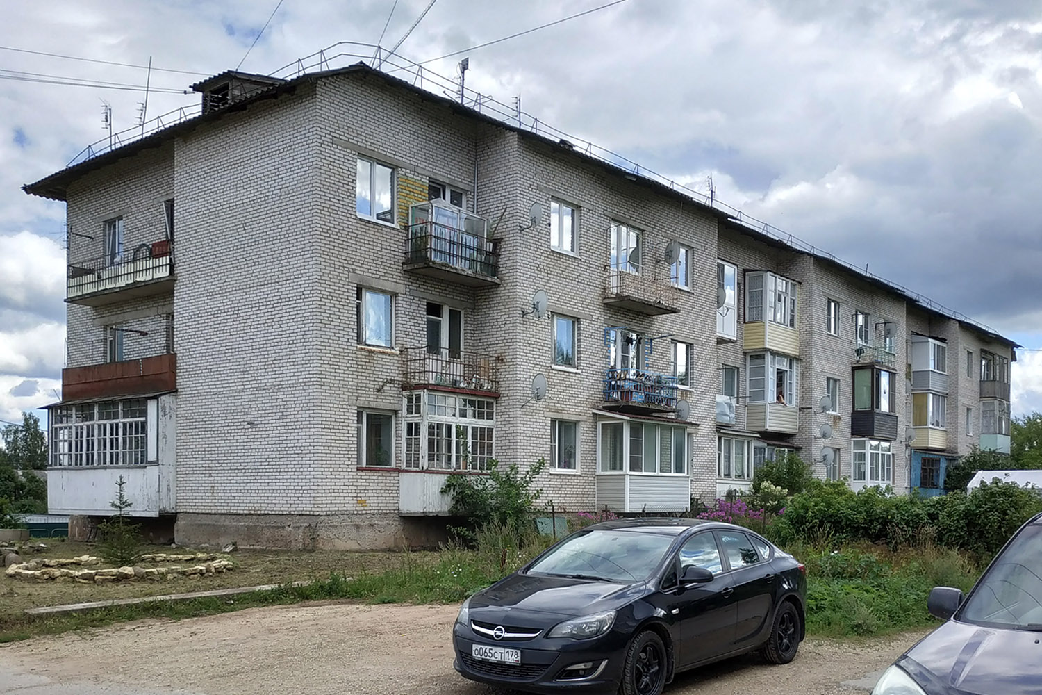 Кобринское, Центральная улица, 1а