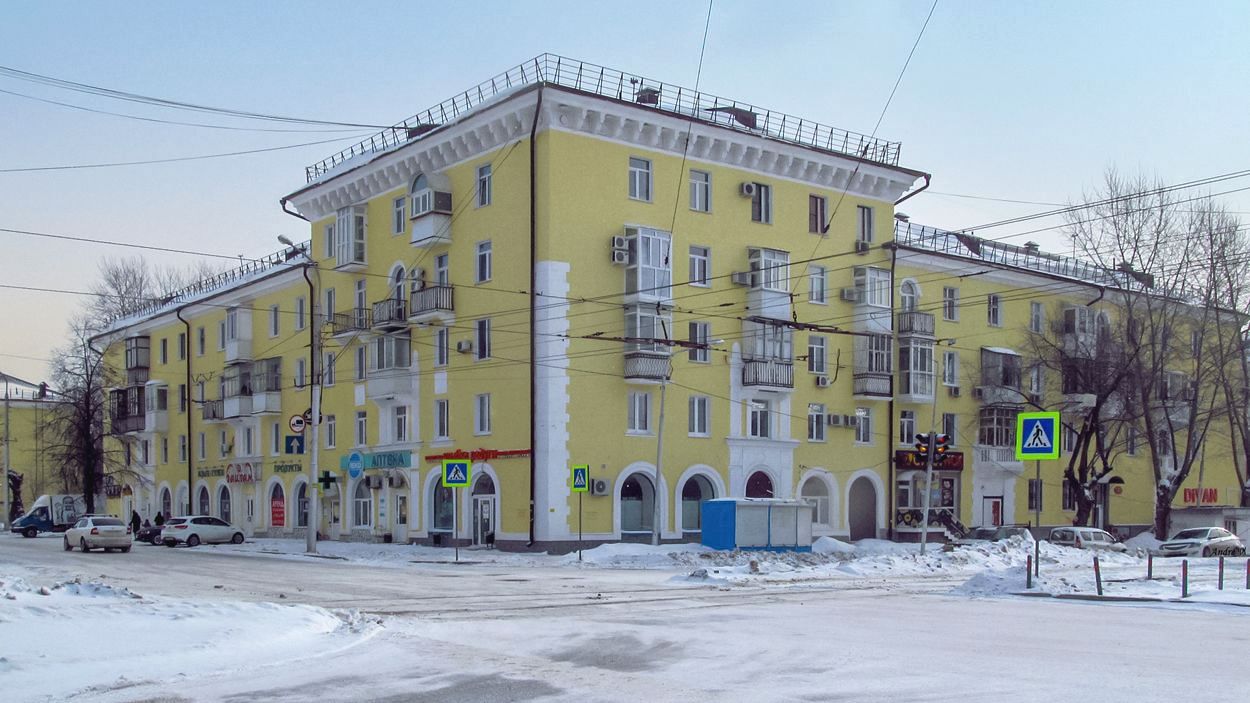 Уфа, Кольцевая улица, 14 / Улица Космонавтов, 14