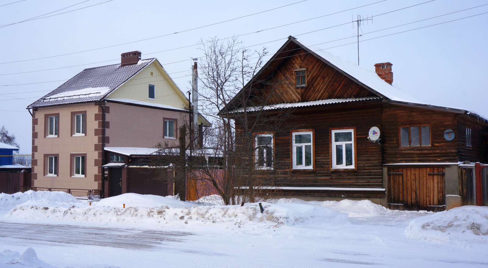 Оса, Улица Карла Маркса, 5; Улица Карла Маркса, 1А