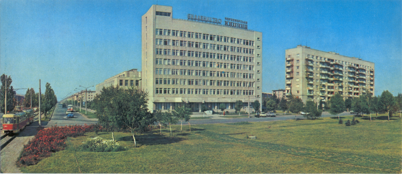 Одесса, Площа Бориса Дерев'янка, 1 / Вулиця Іцхака Рабіна, 2; Площа Бориса Дерев'янка, 3