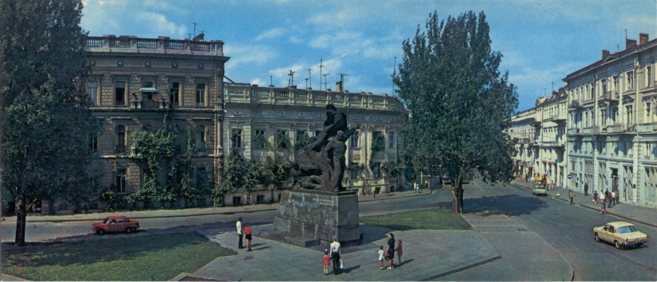 Одесса, Катерининська площа, 6; Катерининська площа, 4а