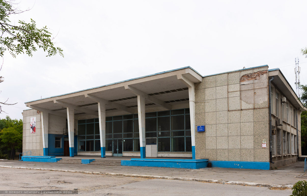 Евпатория, Площадь Моряков, 1