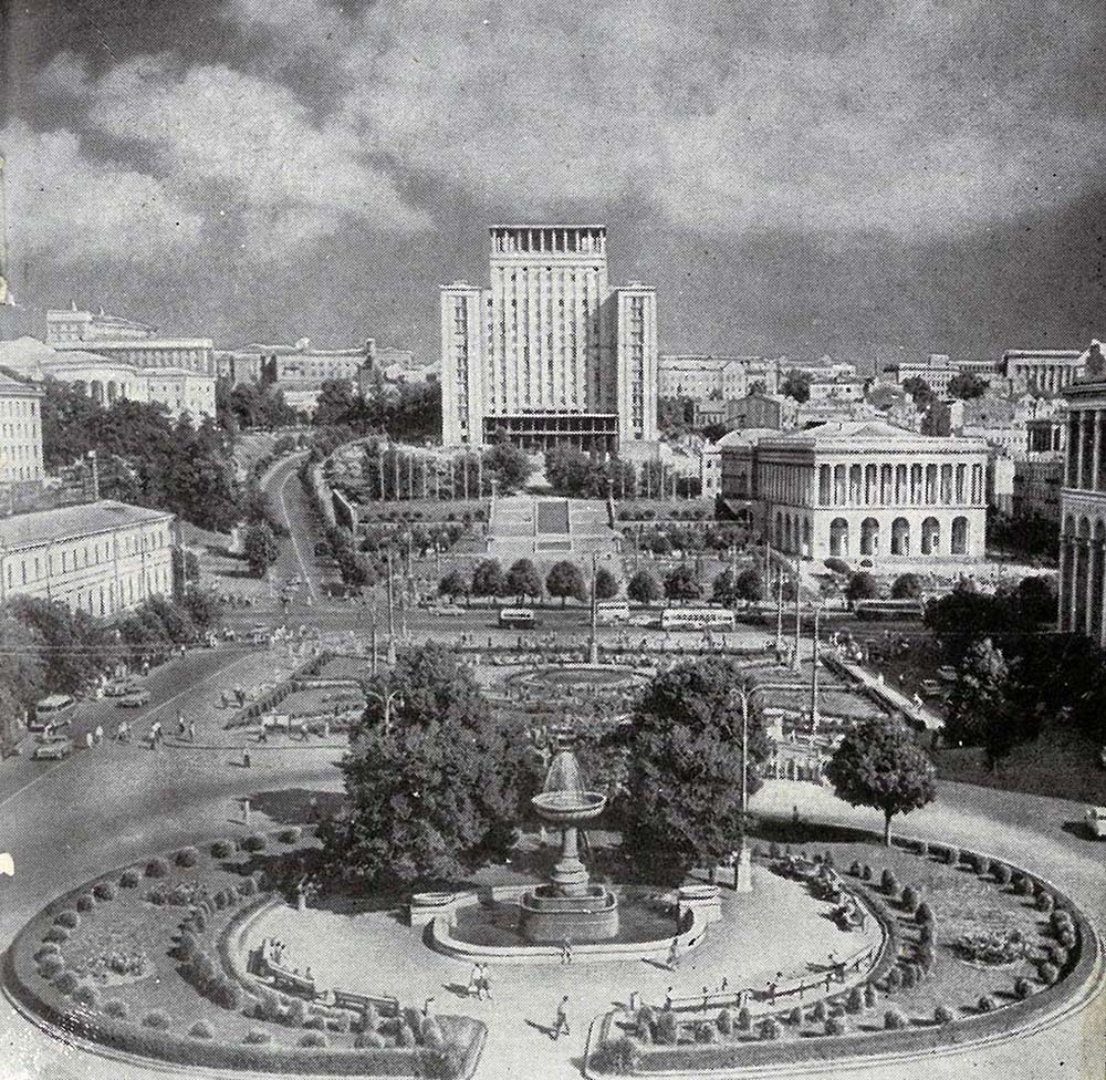 Kyiv, Институтская улица, 4