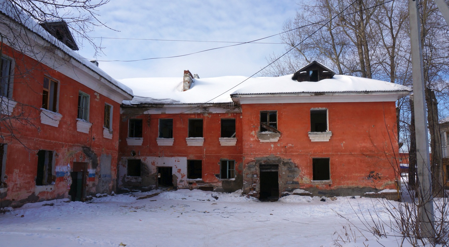Пермь, Улица Лодыгина, 51 / Улица Солдатова, 21