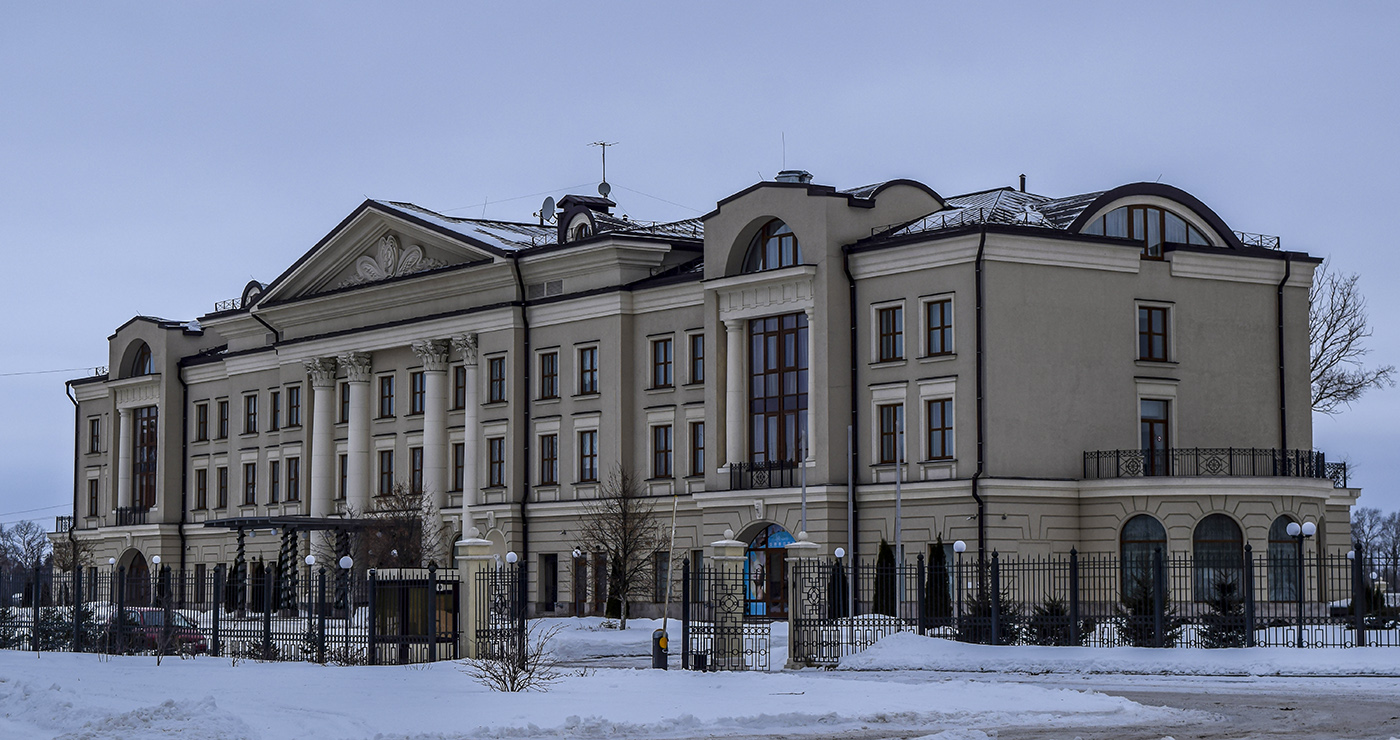Углич, Успенская площадь, 8