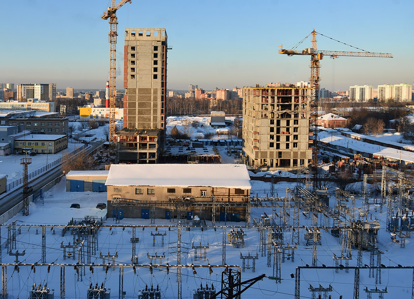 Perm, Шоссе Космонавтов, 86А; Стахановская улица, 54 лит. Д; Шоссе Космонавтов, 111 корп. 21; Шоссе Космонавтов, 111 корп. 10/1; Стахановская улица, 52А; Стахановская улица, 52; Шоссе Космонавтов, 111 корп. 34; Улица Бабушкина, 1А; Улица Овчинникова, 35А; Улица Челюскинцев, 2А. Perm — Panoramas