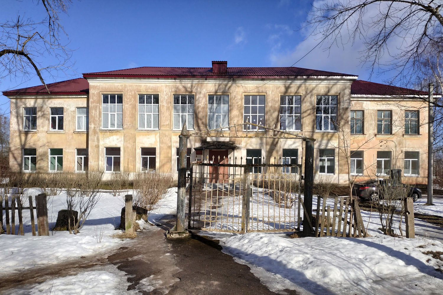 Дружная Горка, Улица Здравомыслова, 1