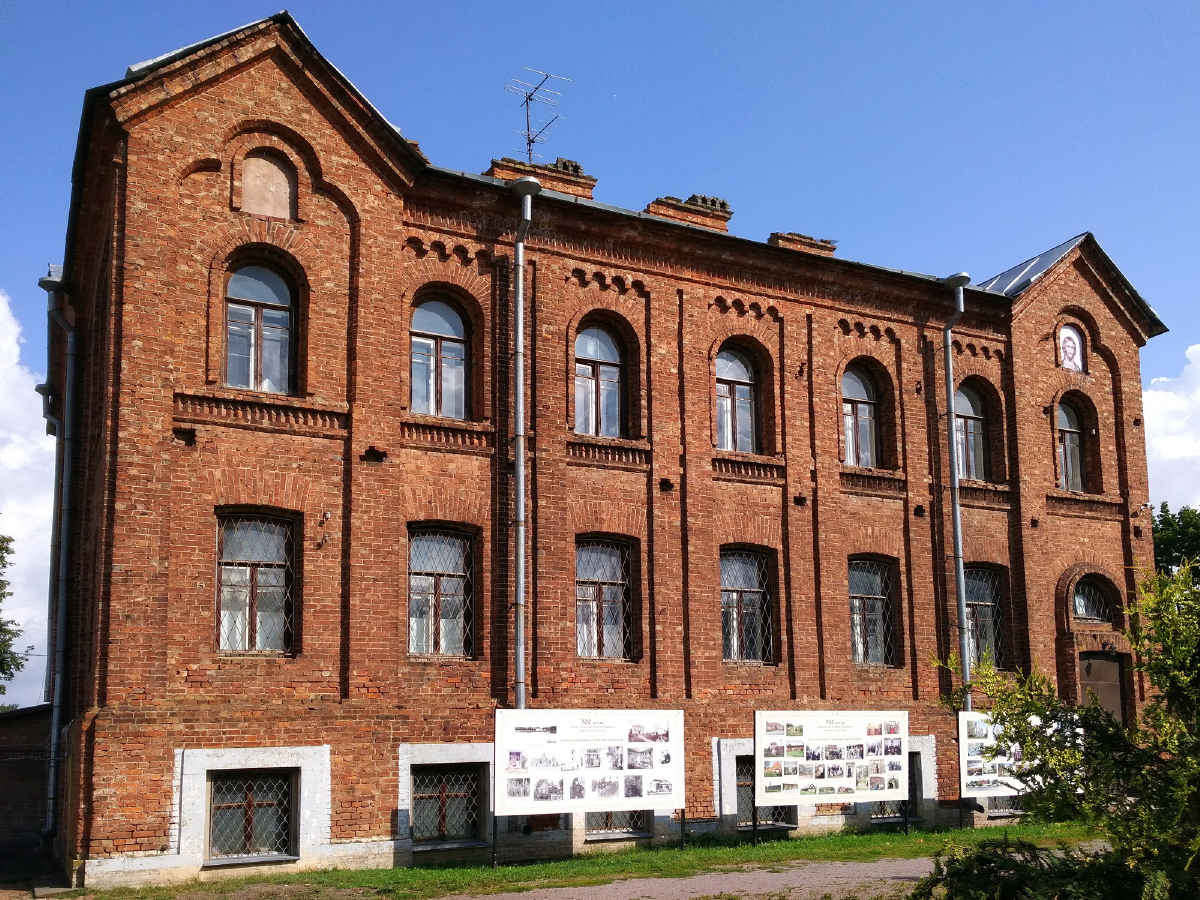 Старая Ладога, Успенский переулок, 1-17 Трапезный корпус