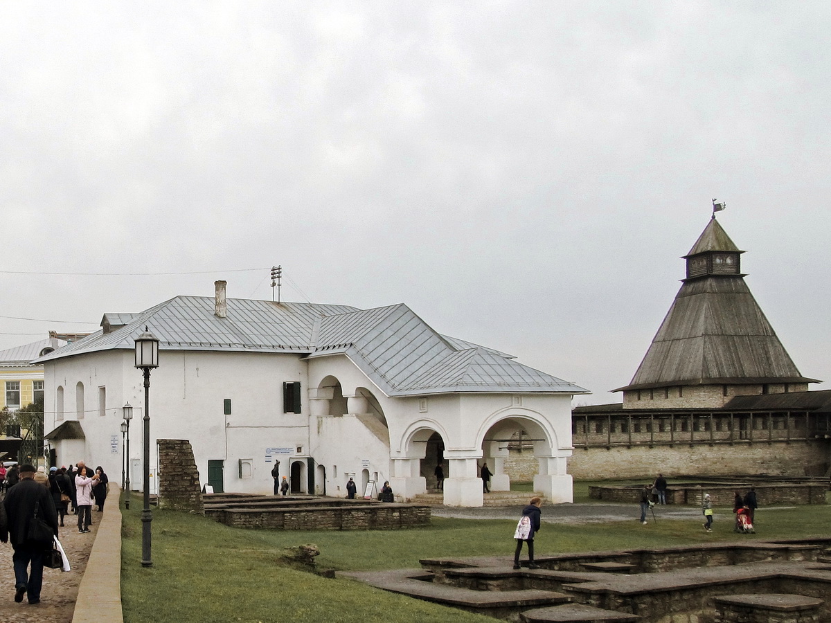 Псков, Кремль, 4; Кремль, 7