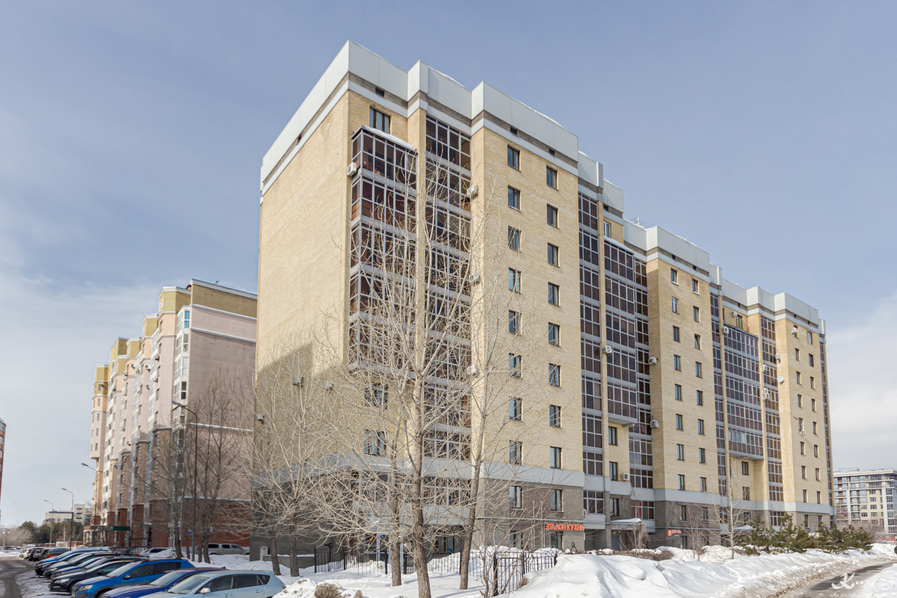 Казань, Проспект Альберта Камалеева, 8; Курская улица, 27