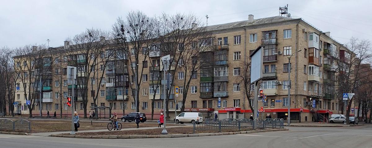 Харьков, Проспект Героев Харькова, 196 / улица василия мельникова, 1