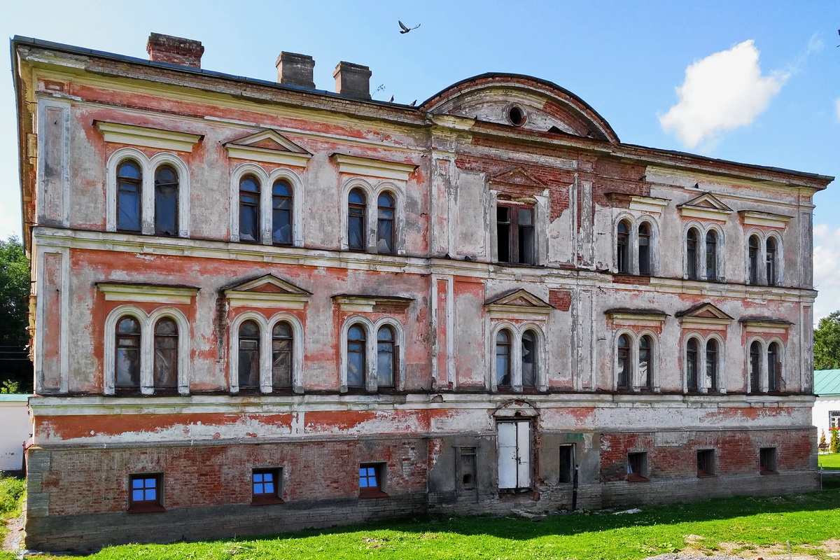 Старая Ладога, Никольская улица, 16 Новый настоятельский корпус