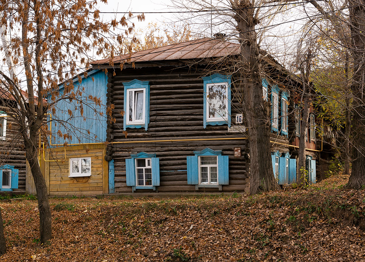 Уфа, Улица Дзержинского, 16 / Слесарная улица, 1