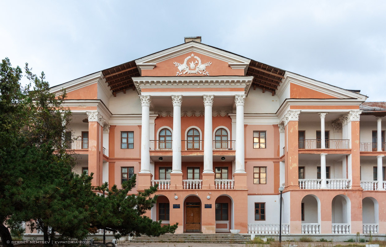 Евпатория, Улица Кирова, 64