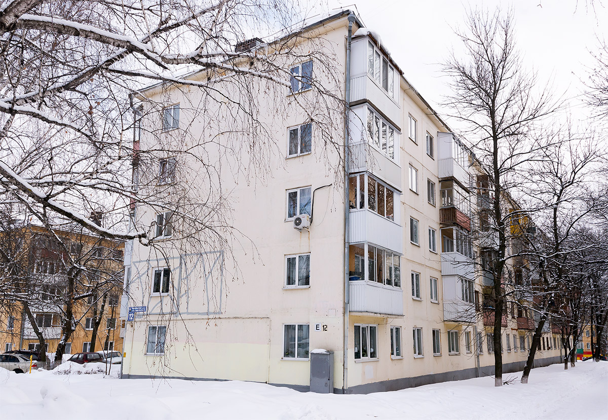 Уфа, Улица Серго Орджоникидзе, 12 / Улица Карима Хакимова, 10
