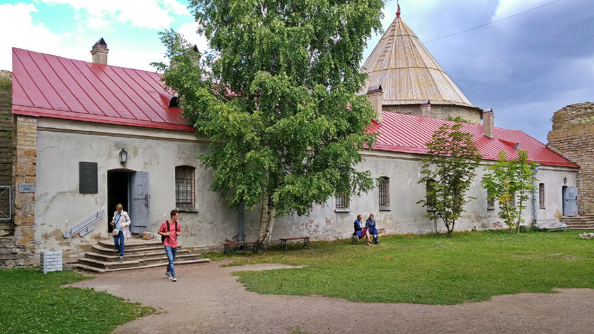 Шлиссельбург, Остров Ореховый, **
