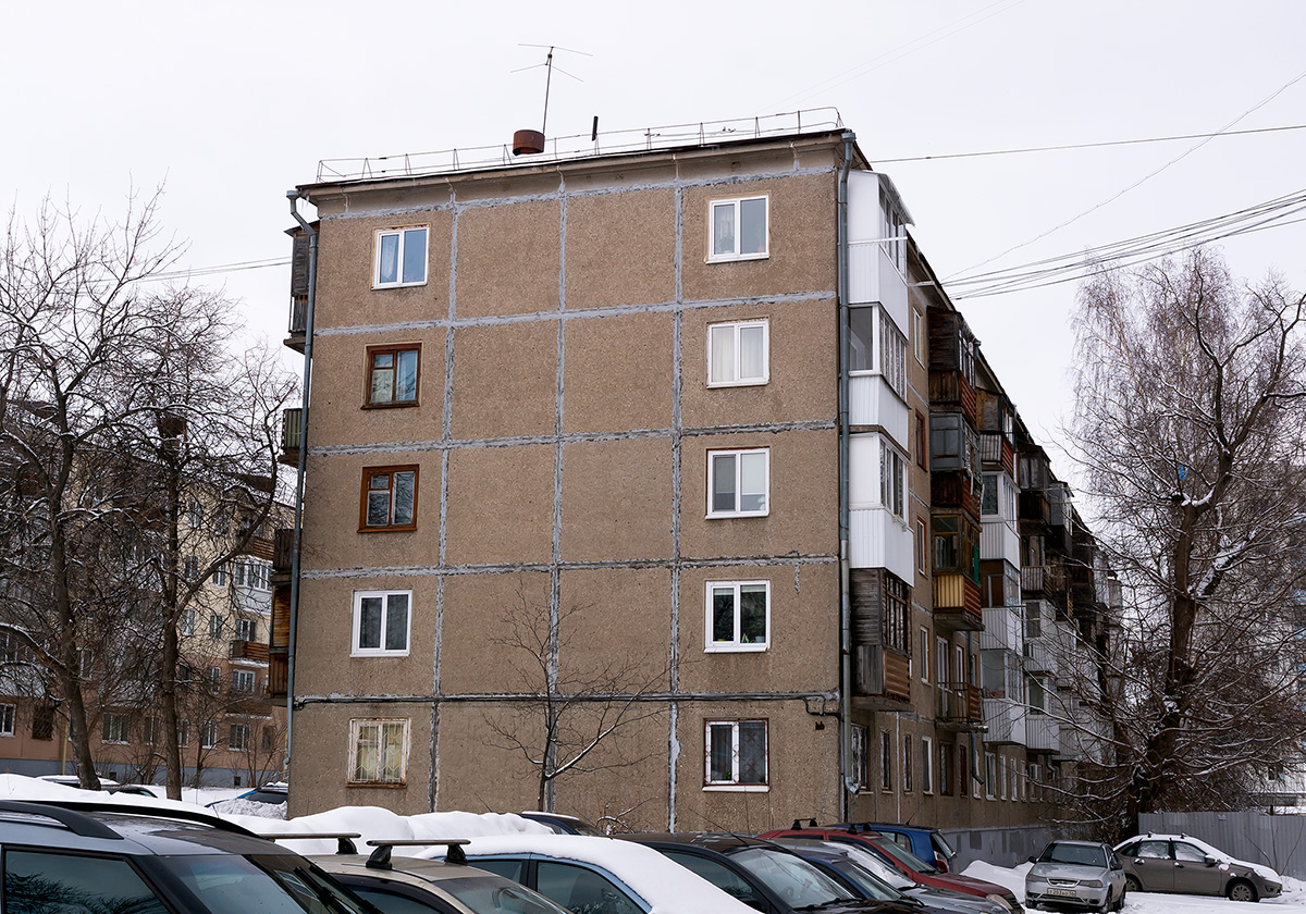 Уфа, Интернациональная улица, 165 / Улица Сергея Вострецова, 1