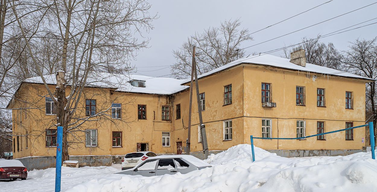 Уфа, Черниковская улица, 2 / Улица Гончарова, 20