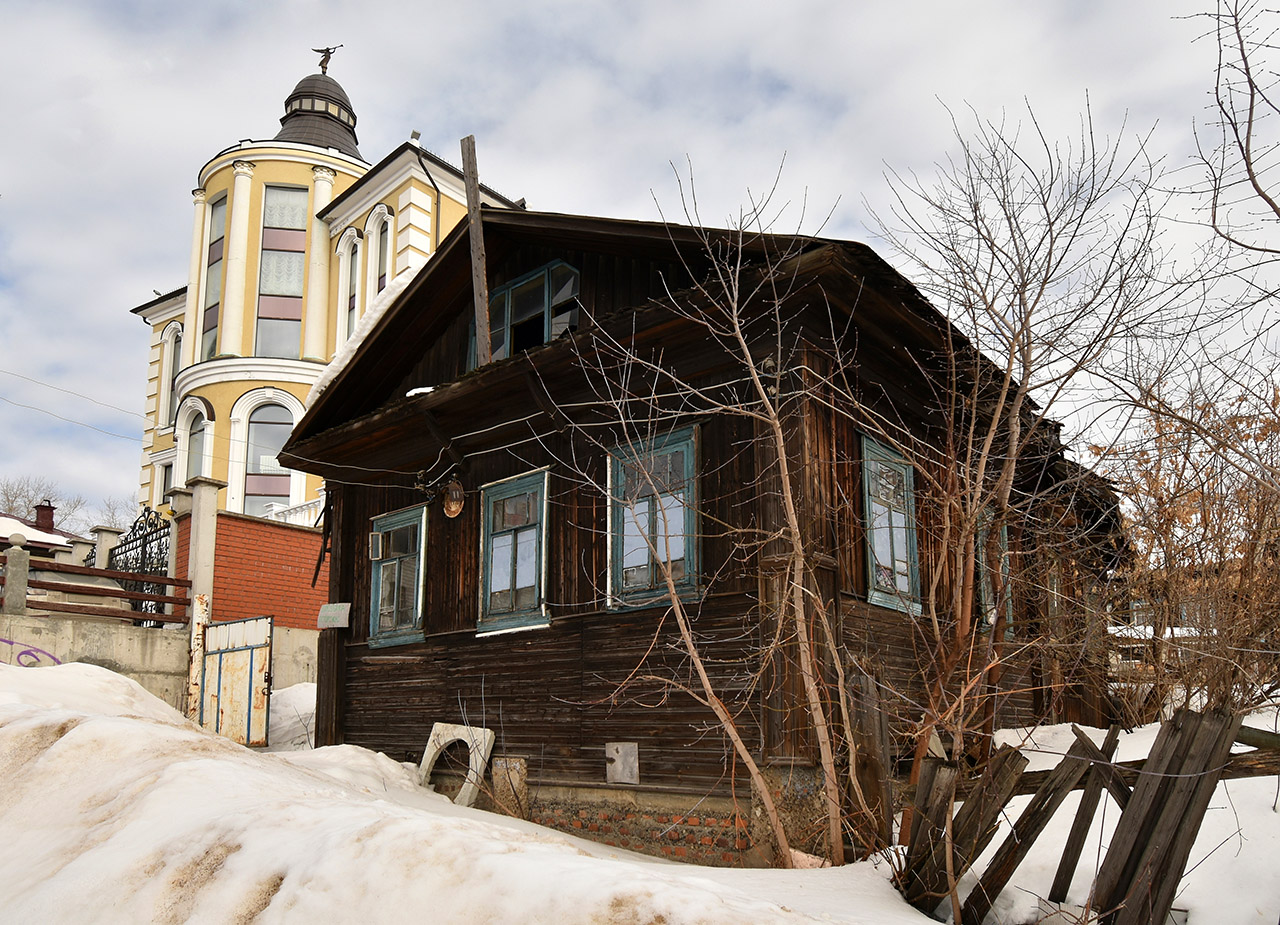 Пермь, Улица Хохрякова, 9; Улица Хохрякова, 11