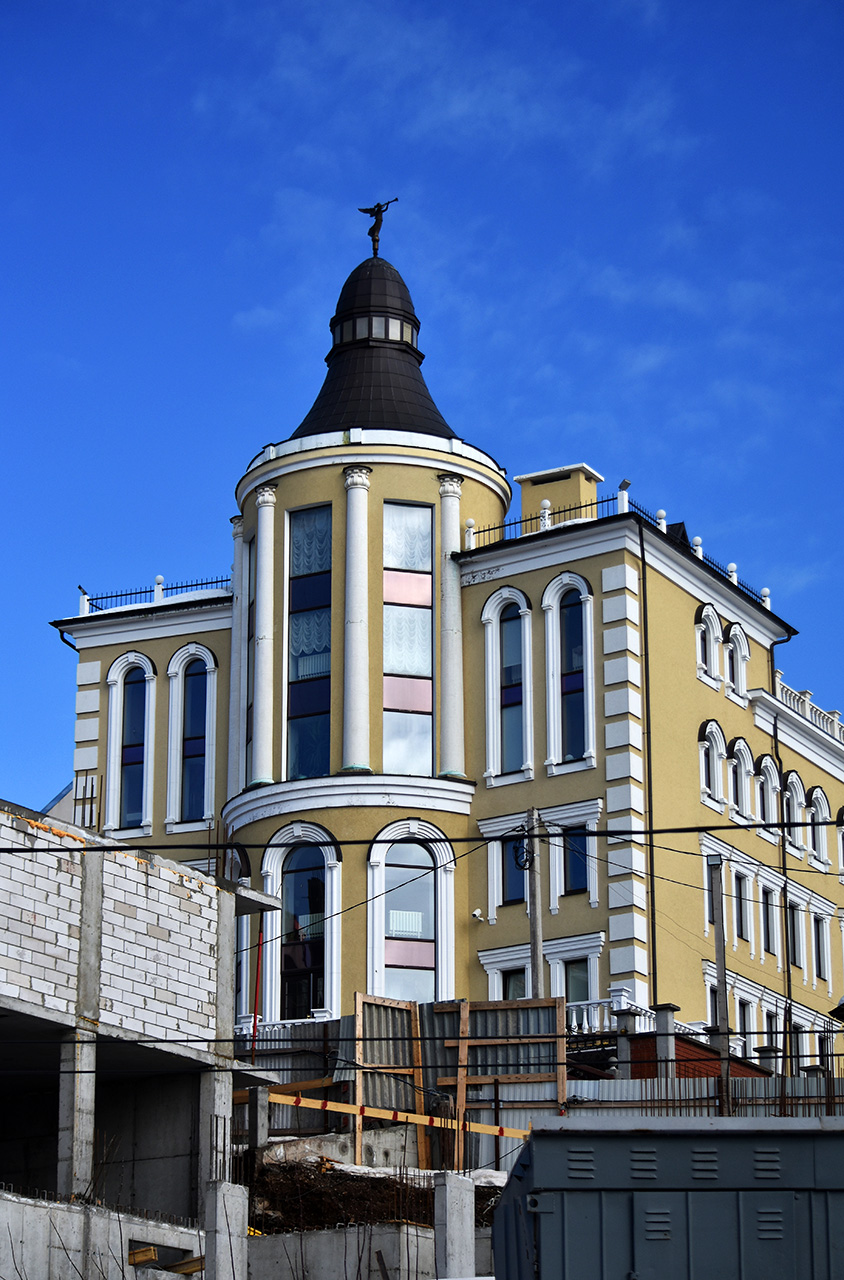 Perm, Улица Хохрякова, 9