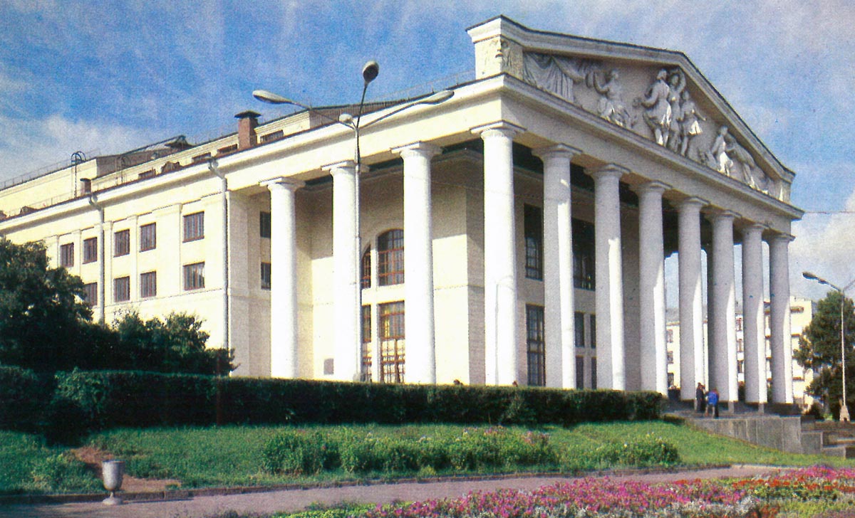 Чебоксары, Красная площадь, 7