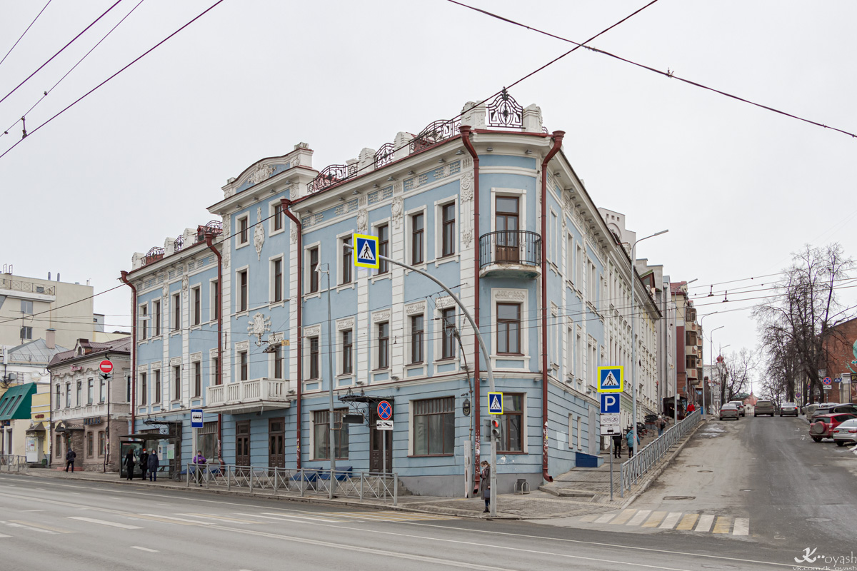 Казань, Улица Пушкина, 38 / Улица Галактионова, 1