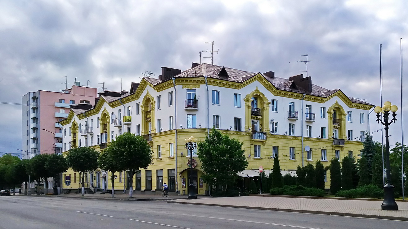 Борисов, Проспект Революции, 46 корп. 1