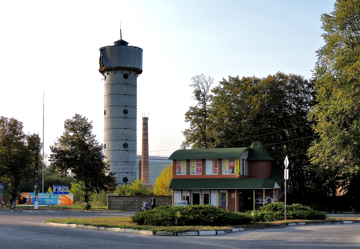 Ахтырка, Улица Андрея Шаталова, 1; Соборная площадь, 6