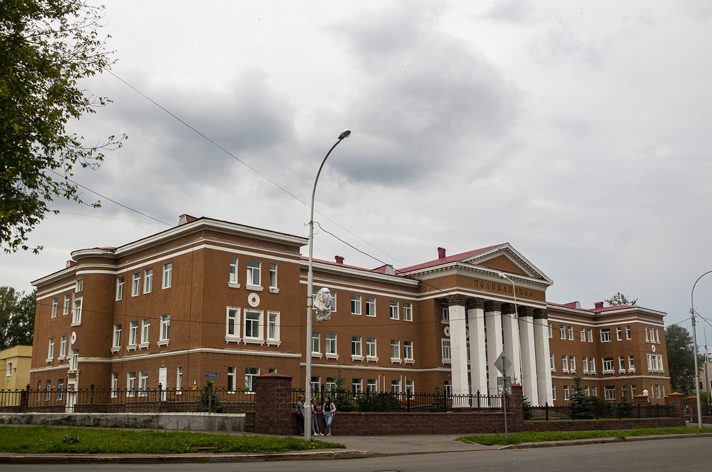 Уфа, Улица 40 лет Октября, 1 / Улица Рыбакова, 3