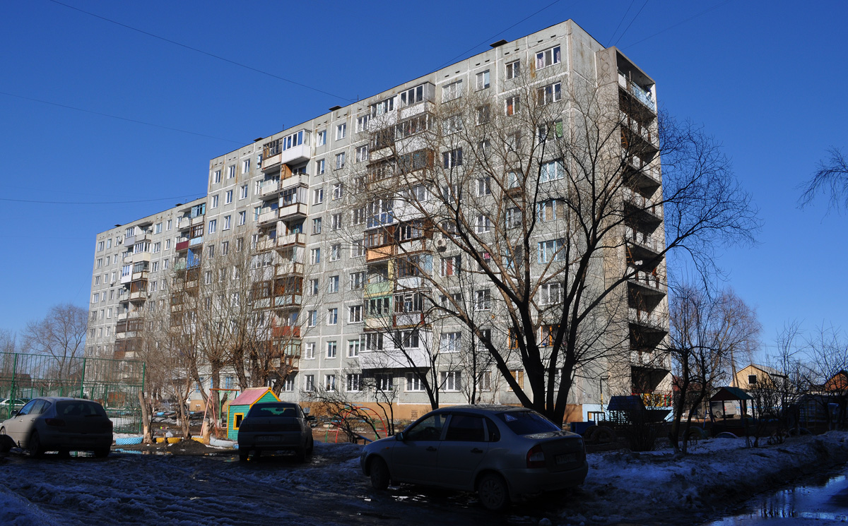 Омск, Карело-Финская улица, 27 / 6-я ​Чередовая улица, 102