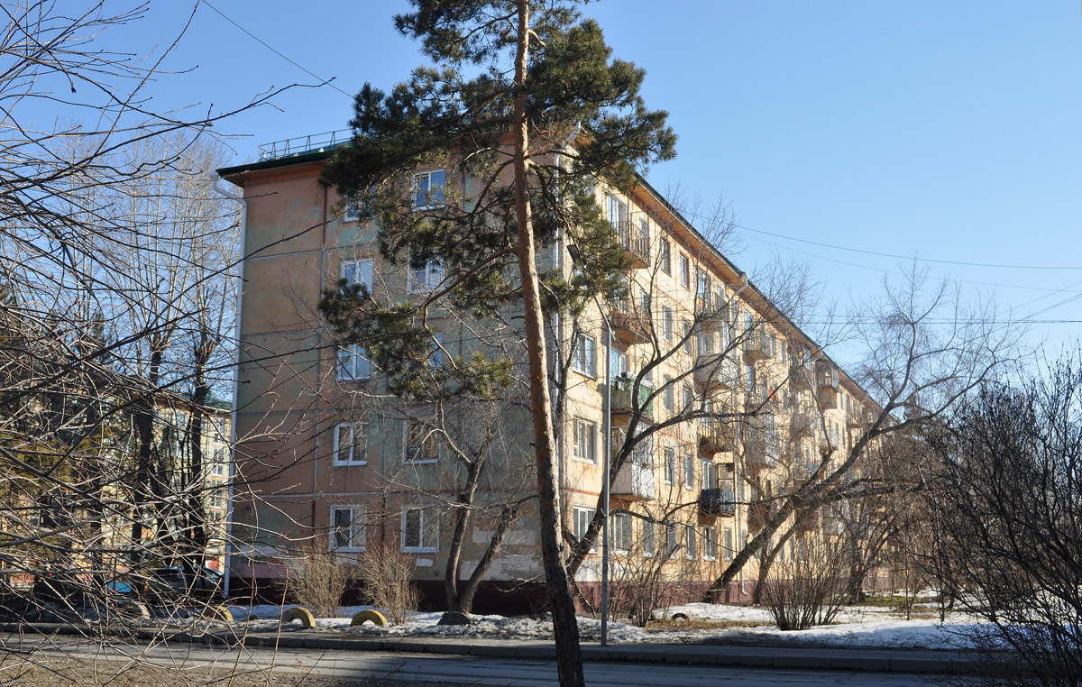 Омск, Улица Фёдора Крылова, 2