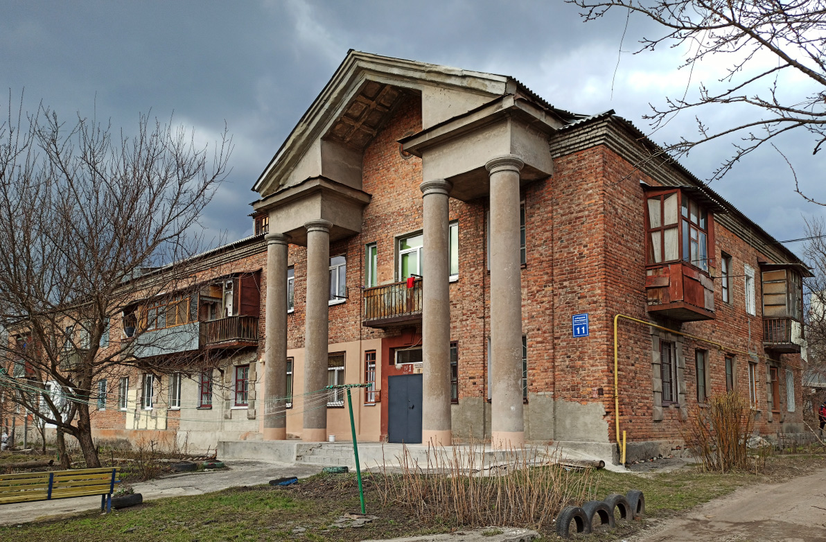 Харьков, Автострадная набережная, 11 / Рубежанский переулок, 2