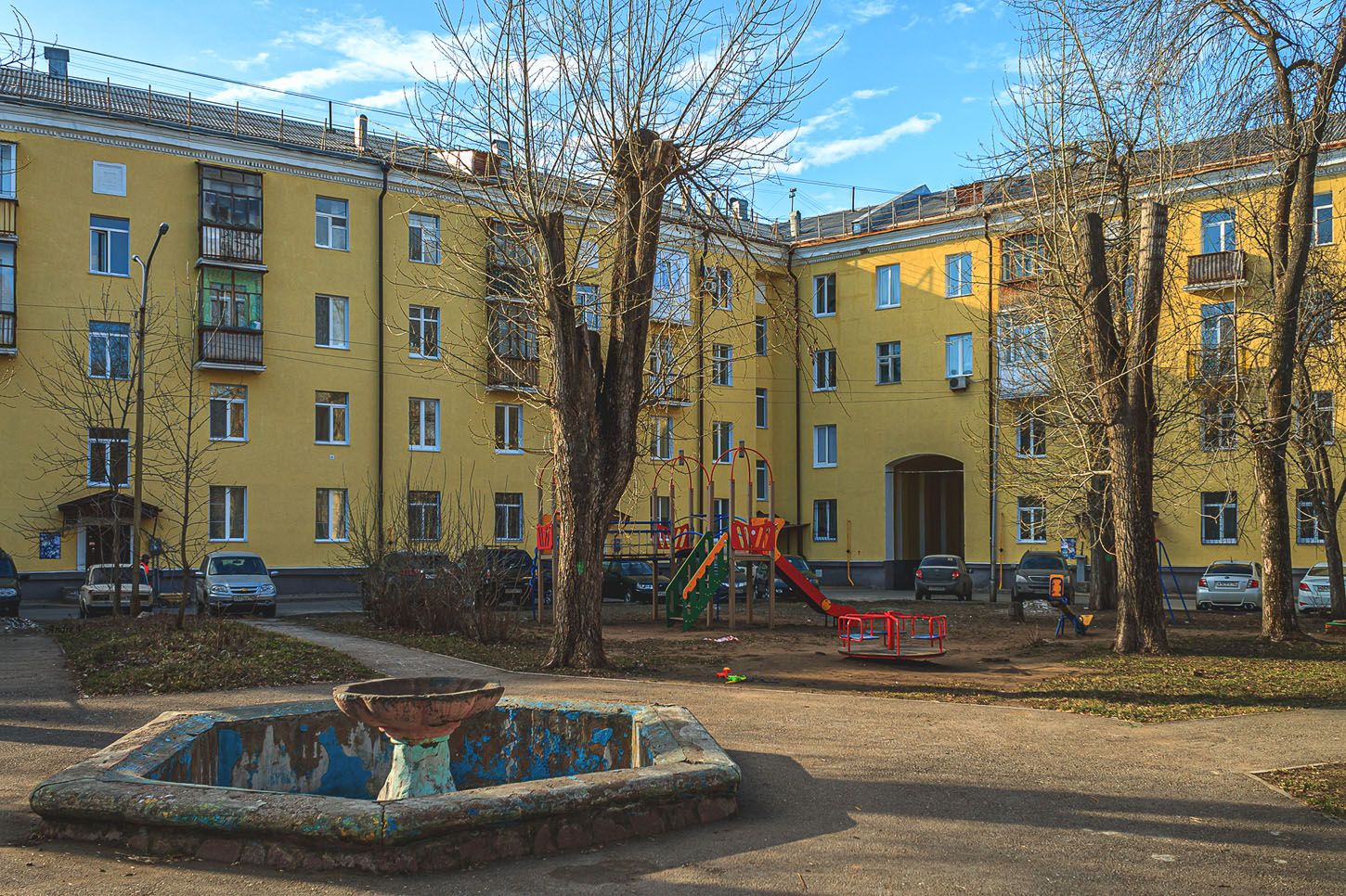 Уфа, Первомайская улица, 15 / Улица Конституции, 14