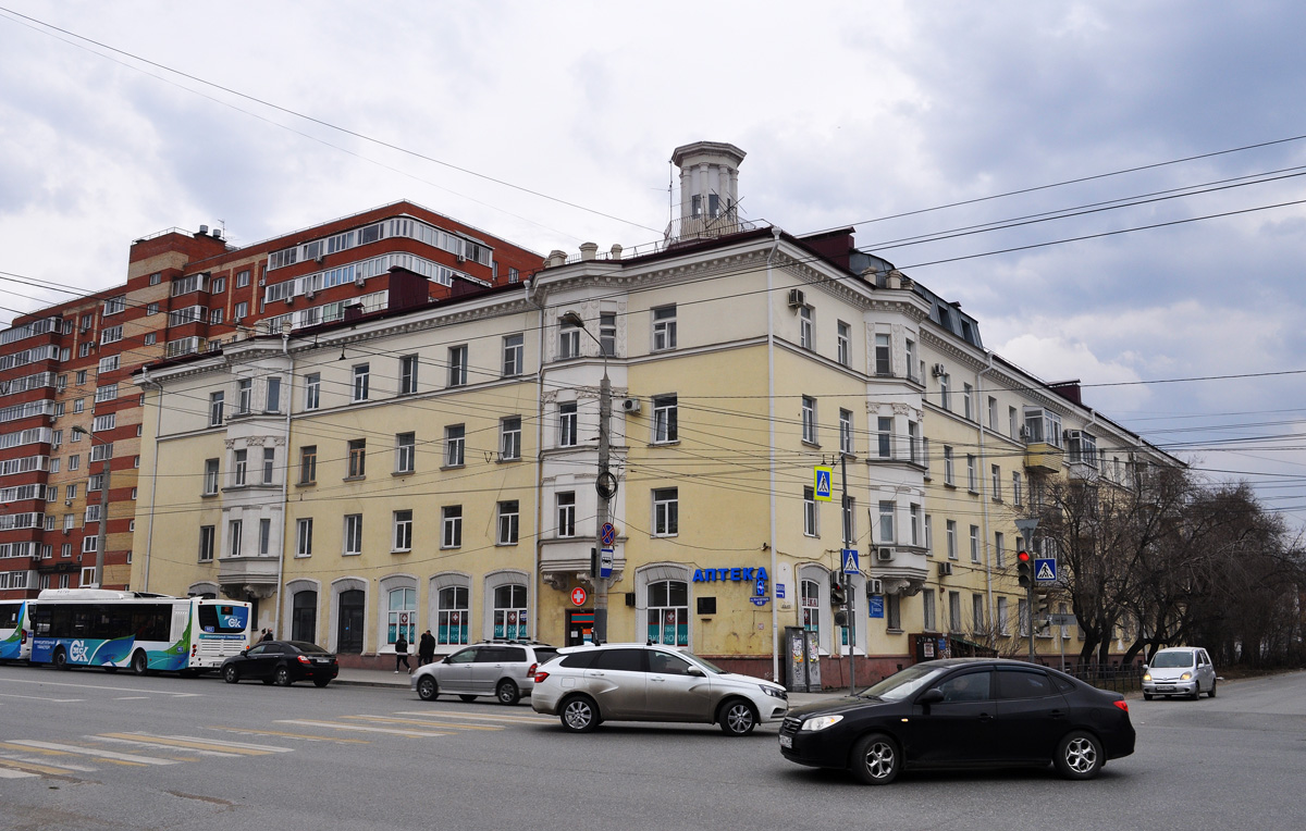Омск, Улица 10 лет Октября, 48 / Улица Декабристов, 33 / Микрорайон Казачий