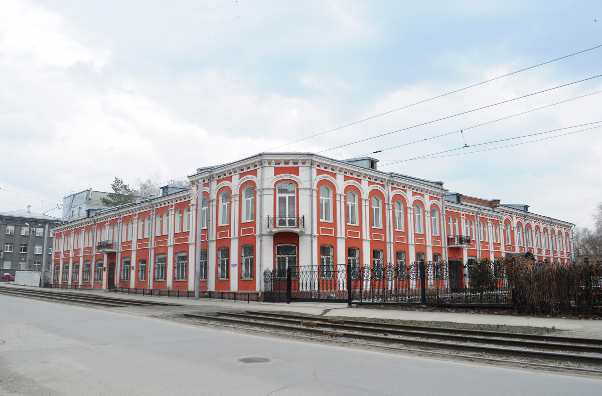 Omsk, Улица Лермонтова, 56 / Улица 30 лет ВЛКСМ, 61