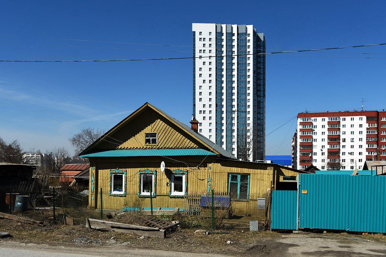 Пермь, Улица Космонавта Беляева, 206; Улица Мира, 115Б