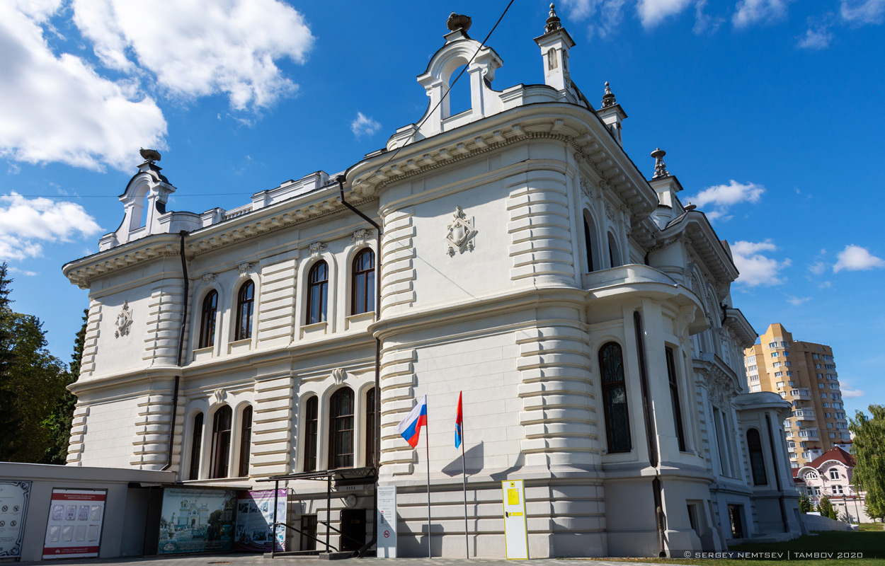 Тамбов, Набережная улица, 22 / Улица Гоголя, 1