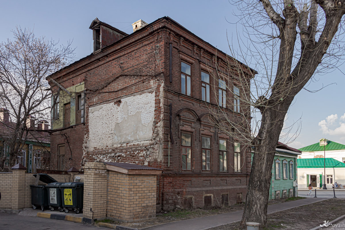 Kazan, Улица Каюма Насыри, 12