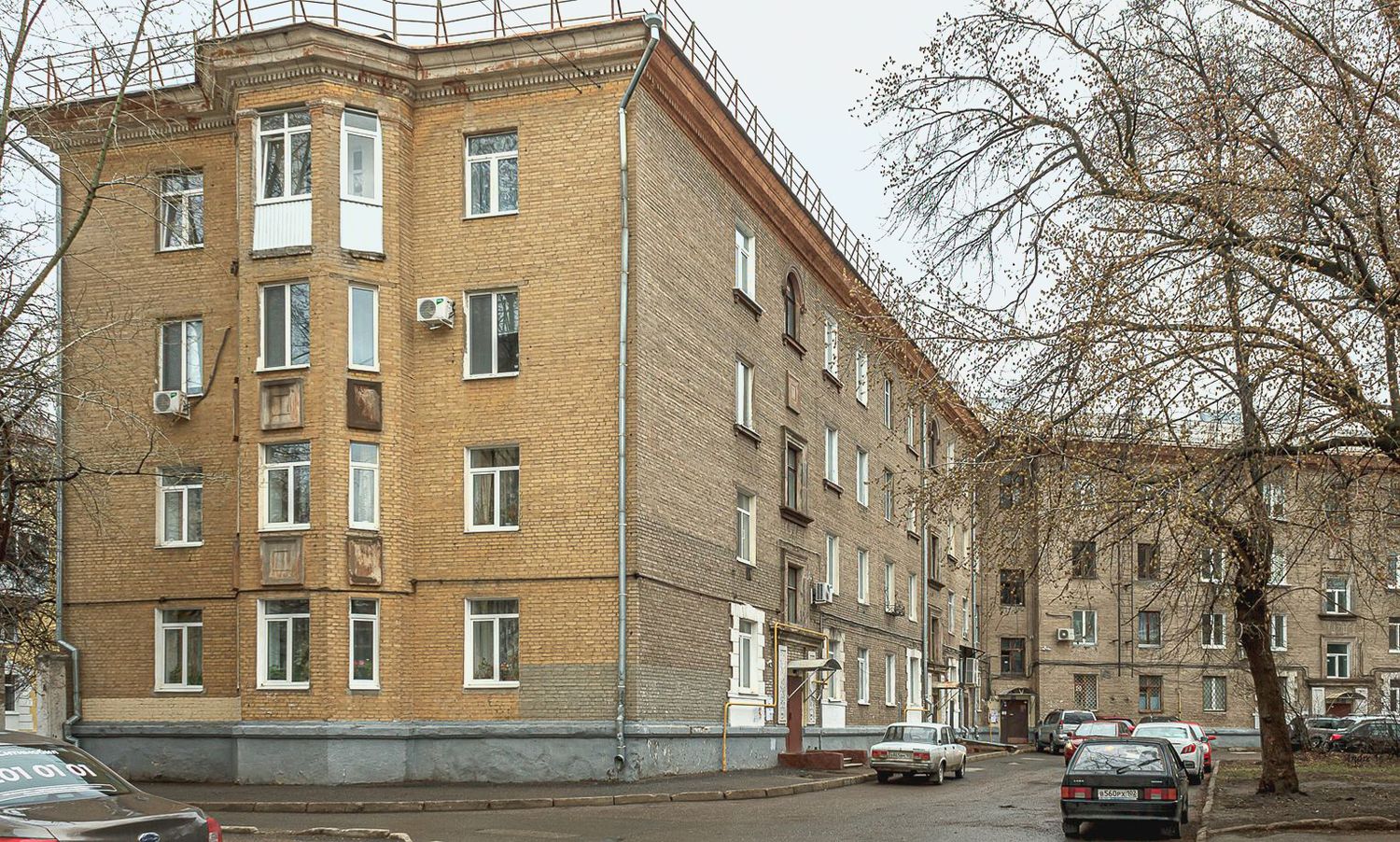 Уфа, Улица Калинина, 2 / Улица Мира, 32