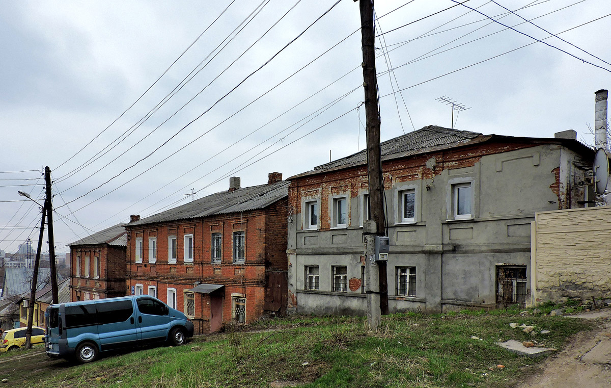 Харьков, Улица Гвардейцев-Железнодорожников, 31; Улица Гвардейцев-Железнодорожников, 33