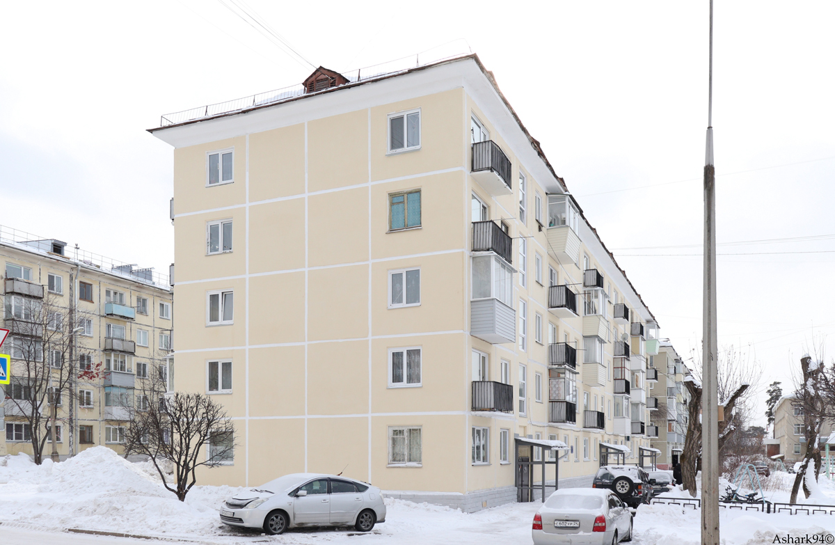 Железногорск, Комсомольская улица, 33 / Улица Маяковского, 19