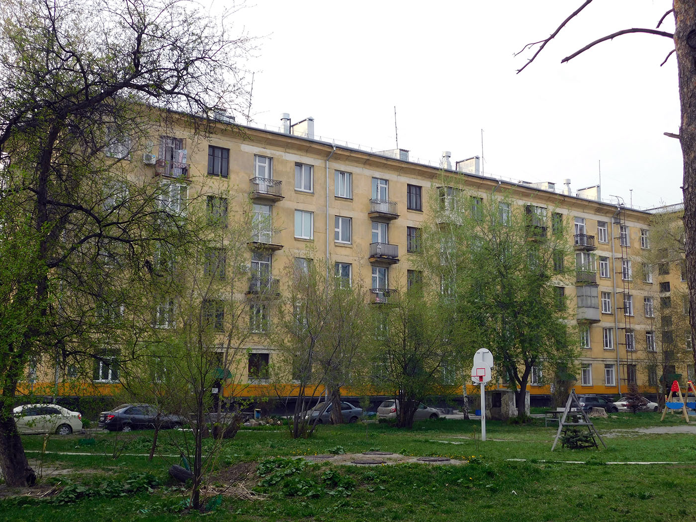 Новосибирск, улица Александра Невского, 8 / 2-й Краснодонский переулок, 9