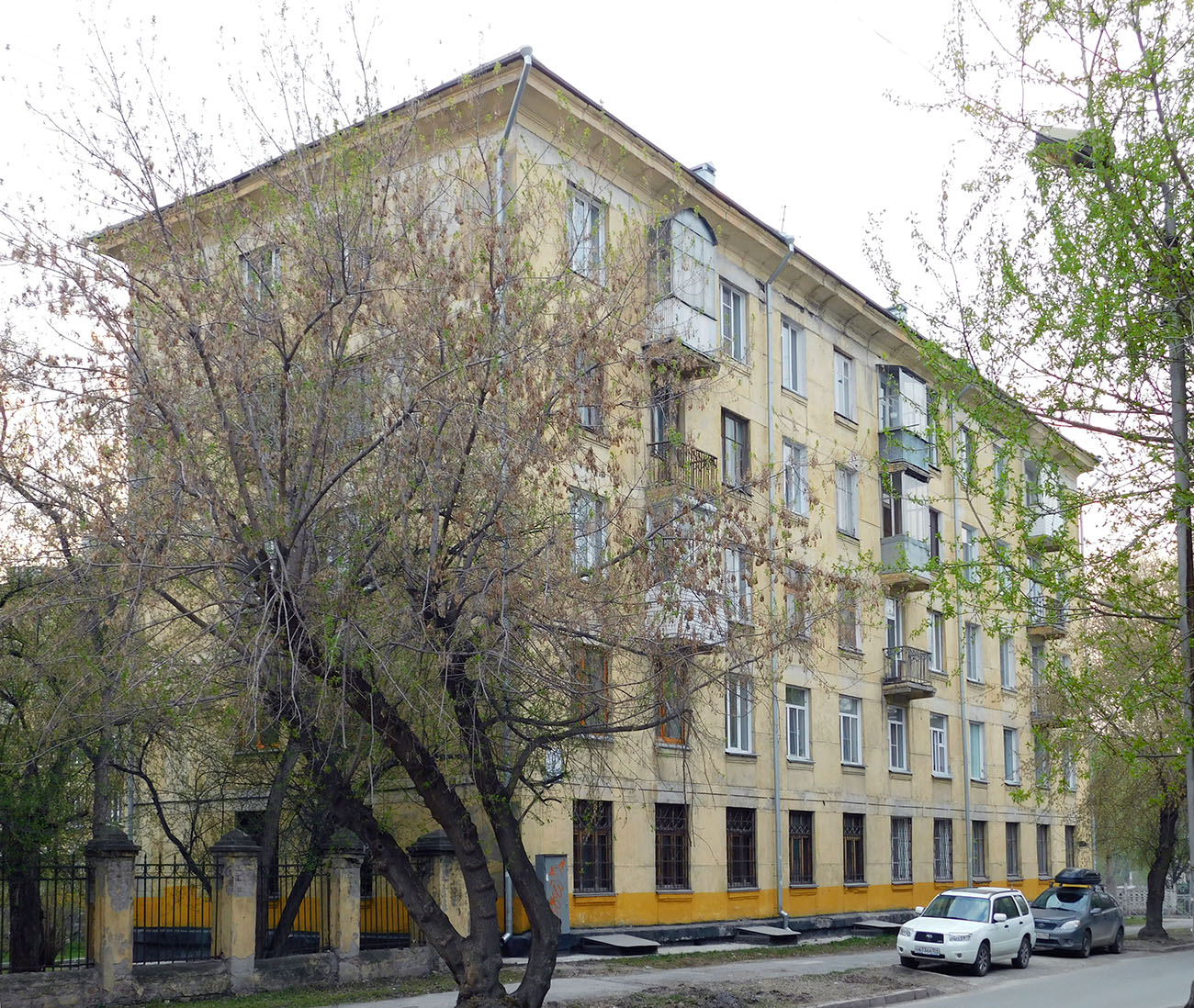 Новосибирск, улица Александра Невского, 8 / 2-й Краснодонский переулок, 9