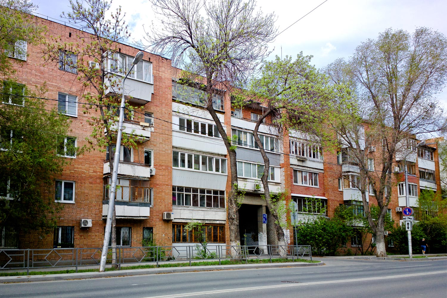 Самара, Улица Водников, 44 / Комсомольская улица, 6