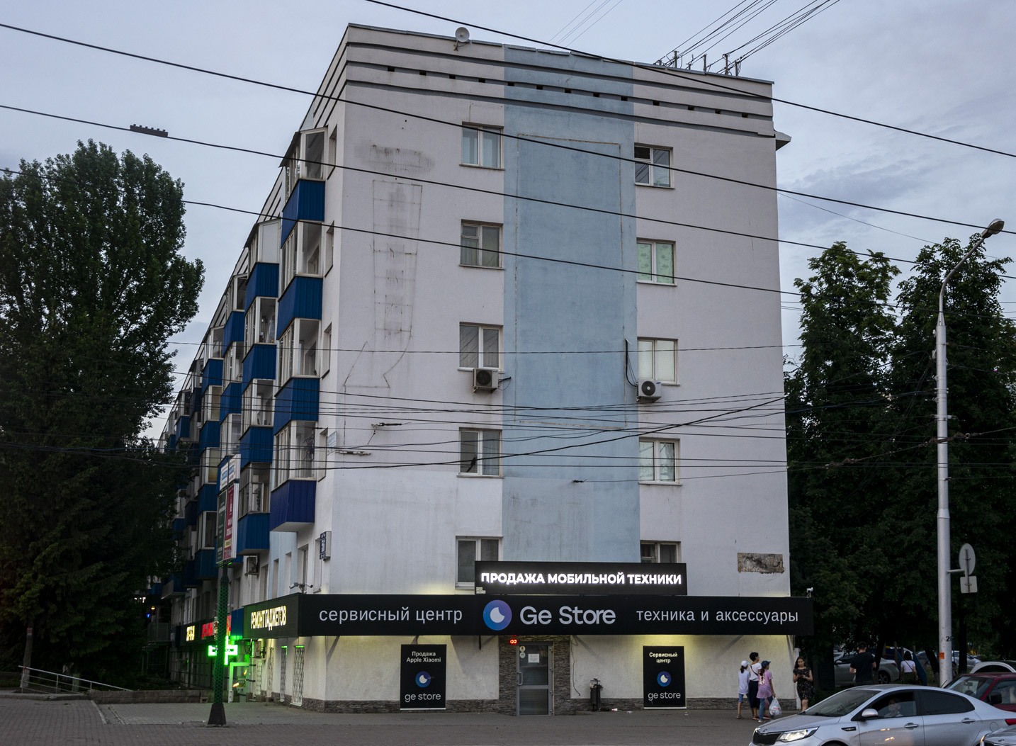 Уфа, Проспект Октября, 56 / Улица 50-летия СССР, 19