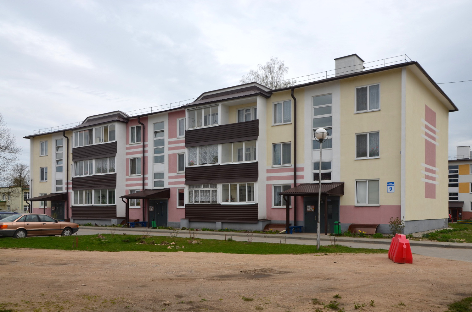 Островец, Улица Володарского, 9